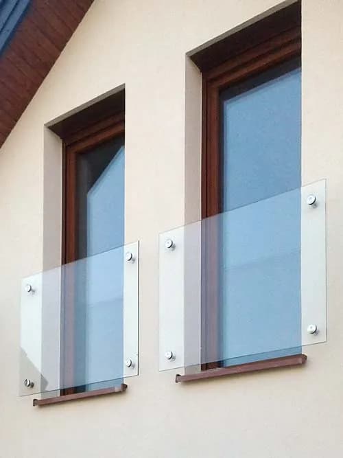Jak wybrać najlepsze szkło na balustrady? Rodzaje, bezpieczeństwo i praktyczne porady