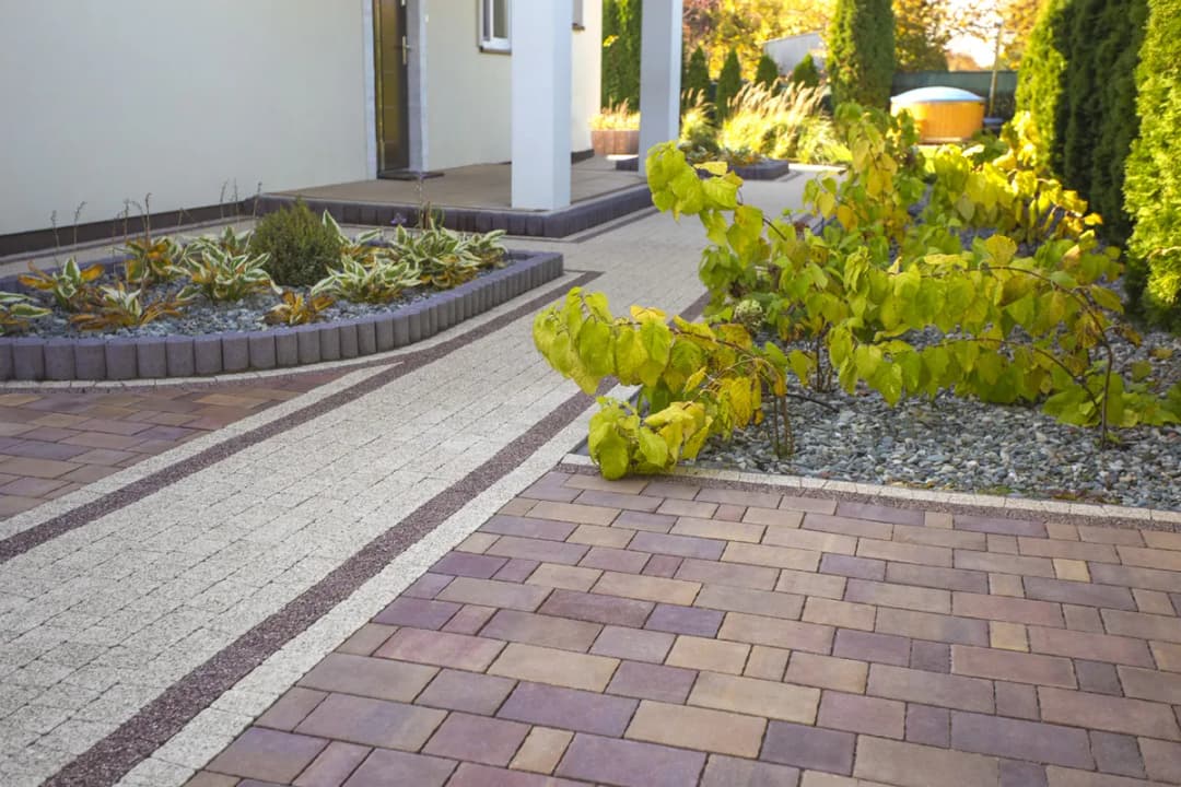 Jak łączyć kolory kostki brukowej, by uniknąć estetycznych błędów