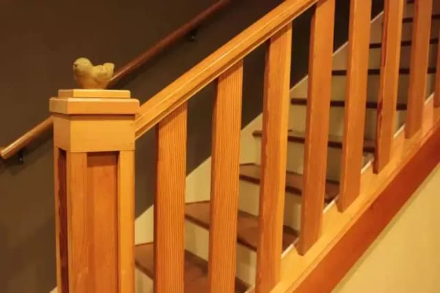 Jak zrobić balustradę drewnianą na schody: proste kroki, które musisz znać